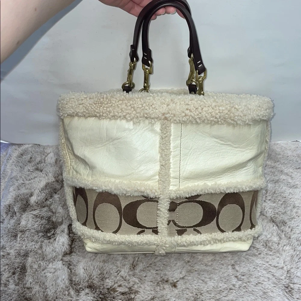 NWT Vintage Coach Signature Stripe Shearling Tote - Picture 2 of 11